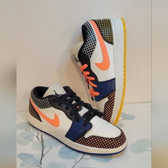 Nike Air Jordan1 Mid MMD (GS)  Multi Color Youth Size 4 - Picture 5 of 8